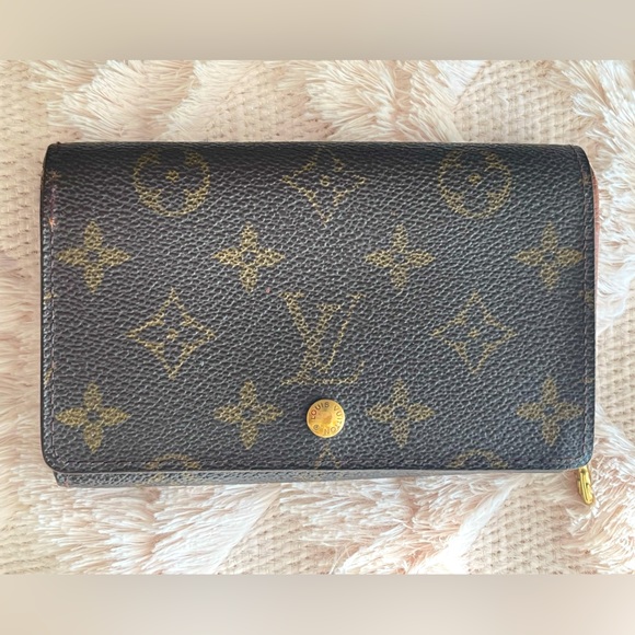 Louis Vuitton Handbags - Authentic LOUIS VUITTON medium compact wallet in Monogram